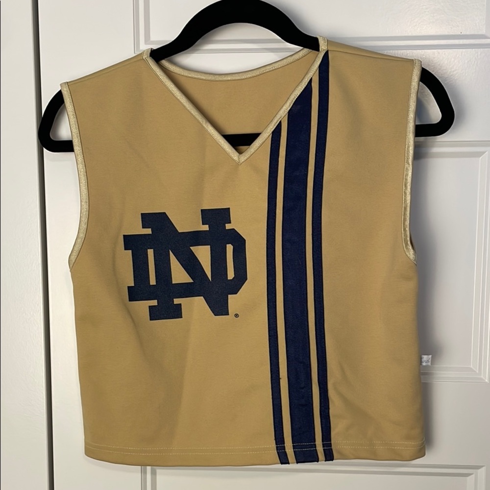 Third Street Sportswear Notre Dame Cheerleader Top, Size Youth Large (14/16)
